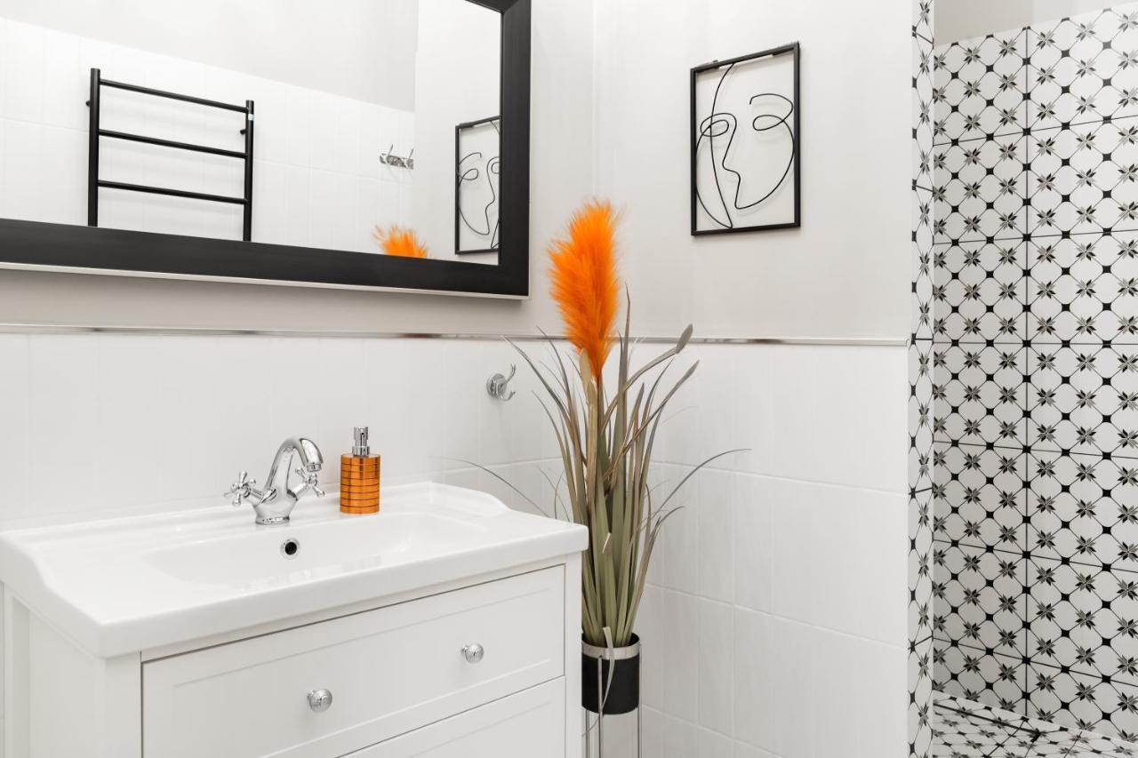 Glamorous Apartment In Heart Of Old Town Cracóvia Exterior foto