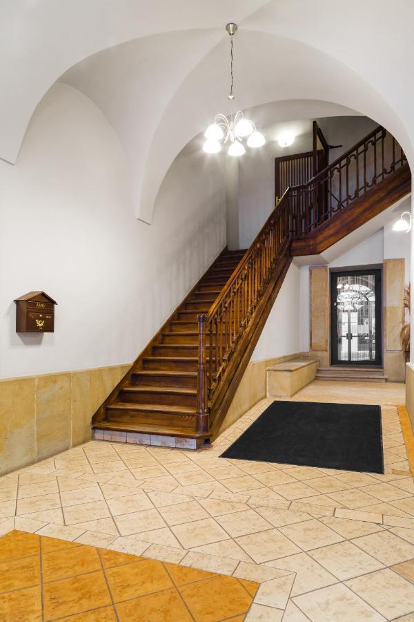 Glamorous Apartment In Heart Of Old Town Cracóvia Exterior foto